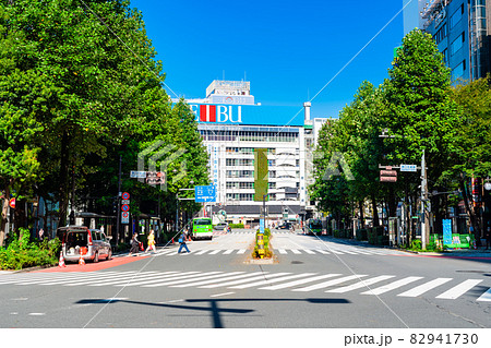 東京 池袋 東口五差路交差点 東京 池袋 東口五差路交差点 82941730