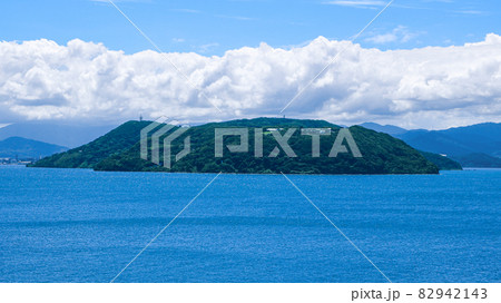 志賀島の潮見公園から一望できる能古島（福岡市） 82942143