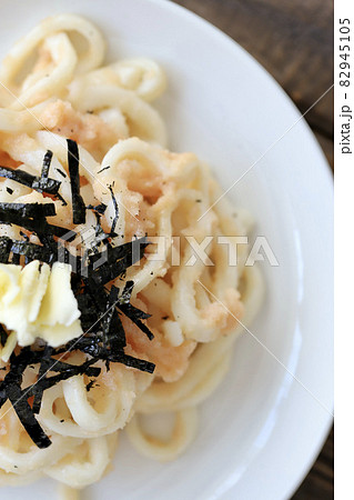うどんアレンジ料理 明太子バターうどん うどんアレンジ料理 明太子バターうどん 82945105