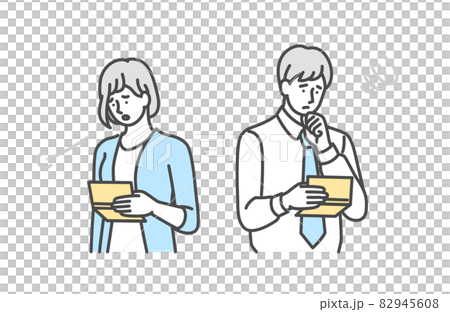 通帳の預金残高を見て不安になっている男女 82945608