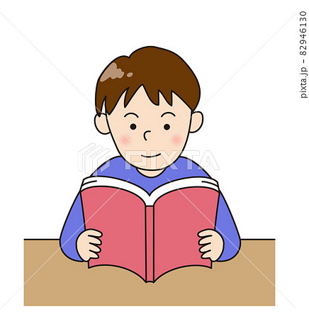 机で本を読んでいる男の子のイラスト素材