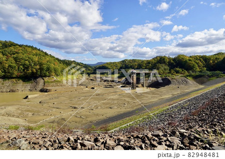 秋の幌向川ダム 82948481