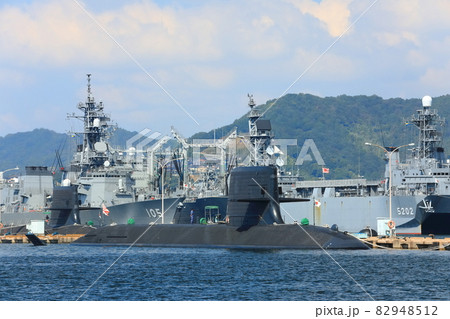 【広島県】晴天下のアレイからすこじま（海上自衛隊　艦隊） 82948512