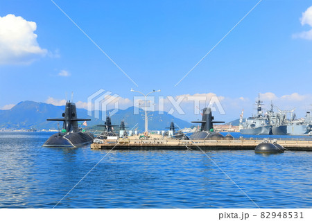 【広島県】晴天下のアレイからすこじま（潜水艦隊群） 82948531