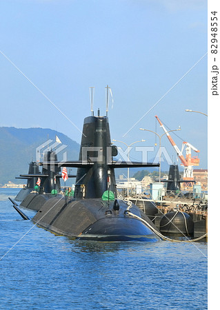 【広島県】晴天下のアレイからすこじま（潜水艦隊群） 82948554