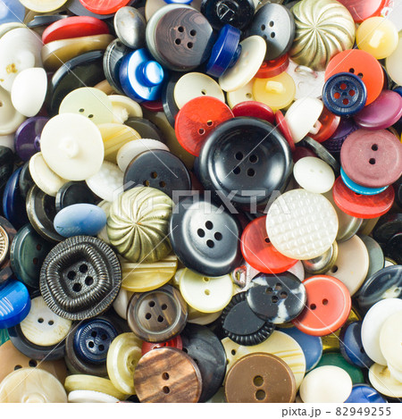 Sewing buttons 82949255