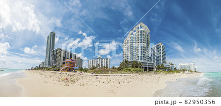 Panoramic picture of Maimi beach in Florida during daytime Panoramic picture of Maimi beach in Florida during daytime 82950356