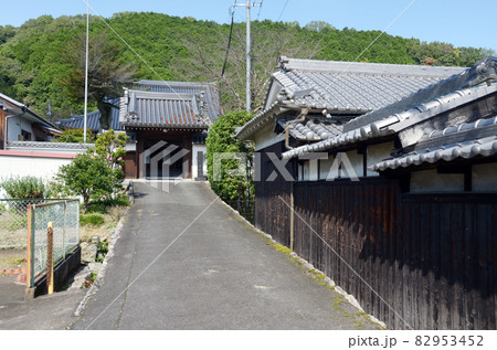 巨勢の道 正福寺 参道と山門 奈良県御所市 巨勢の道 正福寺 参道と山門 奈良県御所市 82953452