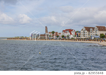View on the beach of the German village Laboe at the baltic sea in summer 82955648