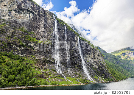View to Seven Sisters waterfalls in Geiranger fjord from cruise ship 82955705