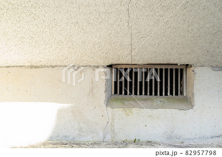 建物の床下換気口イメージ 建物の床下換気口イメージ 82957798