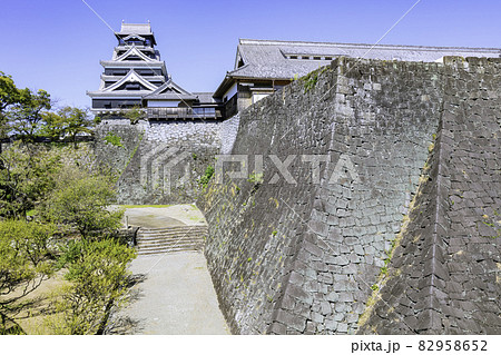 順調に復旧工事が進む熊本城 （2021年10月3日撮影） 82958652