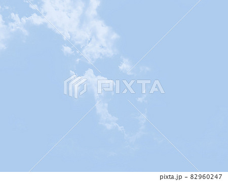 澄んだ青い空 懐かしいあの日を思い出すような穏やかな空 背景素材のイラスト素材 澄んだ青い空 懐かしいあの日を思い出すような穏やかな空 背景素材のイラスト素材