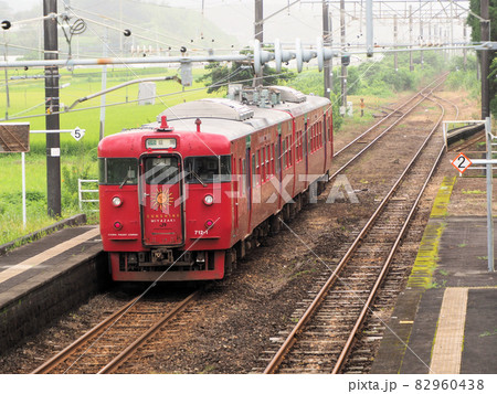 日豊本線東都農駅を出発した国鉄713系電車 宮崎県児湯郡都農町大字川北 日豊本線東都農駅を出発した国鉄713系電車 宮崎県児湯郡都農町大字川北 82960438