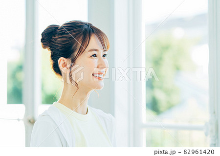 若い女性のビューティ 82961420