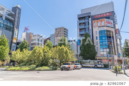 駅前風景　中野駅 82962067