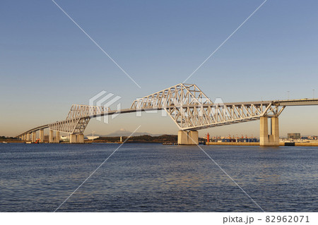 東京ゲートブリッジと富士山 82962071