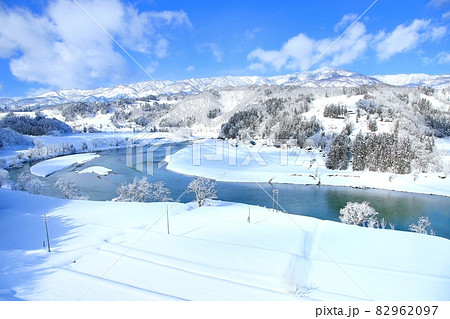 矢垂橋より望む千曲川の冬景色 82962097