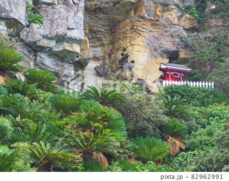 都井岬の御崎神社本殿　宮崎県串間市大字大納字御崎 82962991
