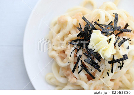 うどんアレンジ料理 明太子バターうどん うどんアレンジ料理 明太子バターうどん 82963850