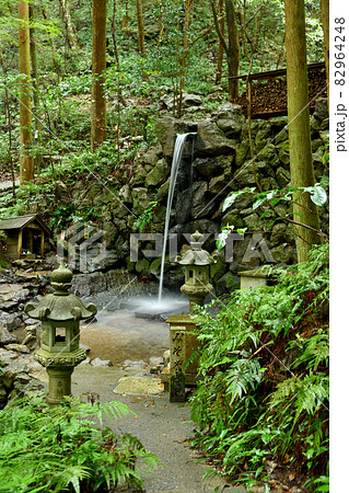 天の岩戸(禊滝)[恵利原の水穴]　【三重県志摩市磯部町恵利原】 82964248