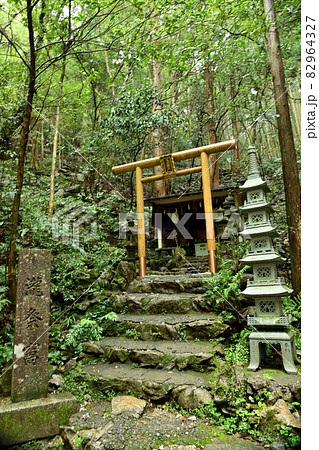 天の岩戸[恵利原の水穴]　　【三重県志摩市磯部町恵利原】 82964327