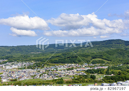 北海道　元炭鉱の町、赤平市を望む 82967197