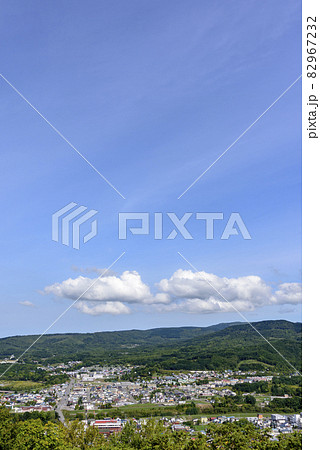 北海道　元炭鉱の町、赤平市を望む 82967232