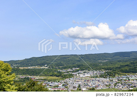 北海道　元炭鉱の町、赤平市を望む 82967234