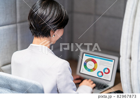 オフィス　ビジネスウーマン　撮影協力：WEEK芝大門（サンフロンティア不動産） 82967873