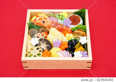 手作りのおせち料理_斜め上から 手作りのおせち料理_斜め上から 82968380