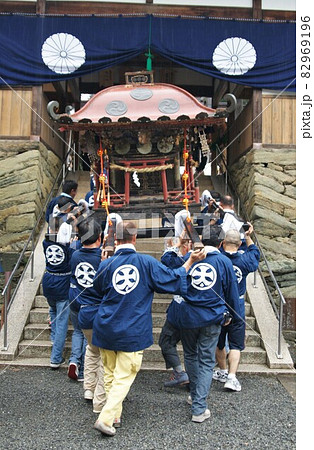 秋祭り 御神輿 男衆 秋祭り 御神輿 男衆 82969196