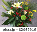 お正月フラワーアレンジメント 82969916