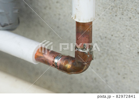 温水配管　銅配管のロウ付 82972841