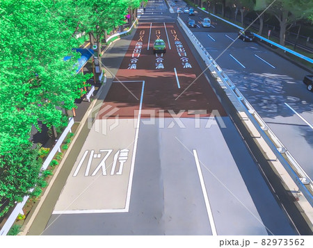 【アニメ風】歩道橋から見下ろす並木道の光景をイラスト化した画像 【アニメ風】歩道橋から見下ろす並木道の光景をイラスト化した画像 82973562