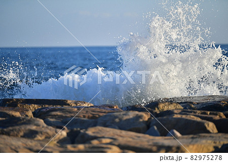 波　波飛沫　波しぶき 82975278