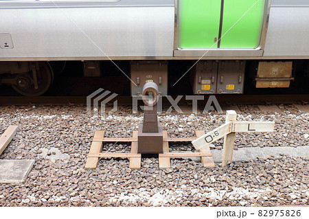 東京都千代田区　東京駅　4番線と5番線の山手線の間ゼロキロポスト　1969年に東京駅開業55周年記念 82975826