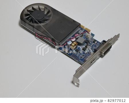 取り出したグラフィックボード単体 82977012