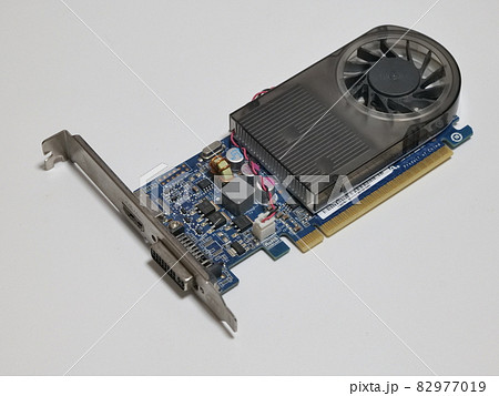 取り出したグラフィックボード単体 82977019