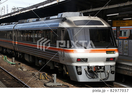 名古屋駅に停車中の特急ひだ（キハ85系：名古屋⇔高山／富山） 82977037