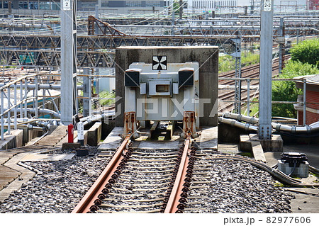 東京駅中央本線 鉄道の車止め 中央線2番線鉄道線路の終端 東京都千代田区丸の内の写真素材 東京駅中央本線 鉄道の車止め 中央線2番線鉄道線路の終端 東京都千代田区丸の内の写真素材
