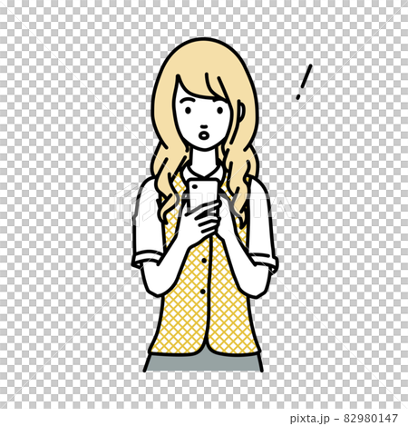 立ってスマートフォンを操作して何かに気づいて驚いた事務員制服の女性 82980147