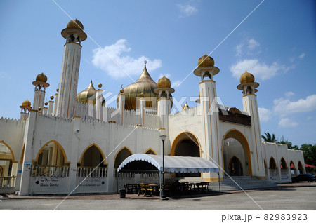 PAHANG, MALAYSIA -MARCH 02, 2014: Al-Makmur Mosque in Kuantan, Pahang, Malaysia. It was one of the modular mosque which is built by Pahang Government about 40 years back.   82983923