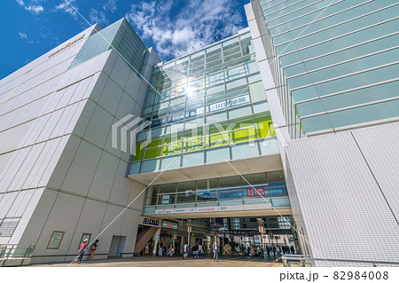 日本の相模原都市景観　相模大野駅前などを望む 82984008