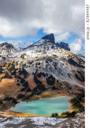 Black Tusk Mountain, Glacier Lake in Canadian nature landscape 82984487