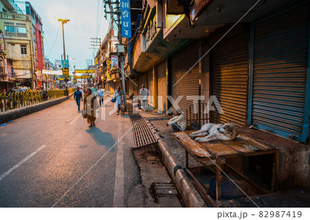 【インド】早朝のバラナシ 【インド】早朝のバラナシ 82987419