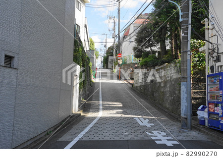 10月 港区998狸坂(たぬき坂)・元麻布三丁目 10月 港区998狸坂(たぬき坂)・元麻布三丁目 82990270