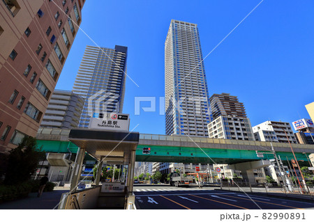 東京 中央区 月島駅前の都市風景 東京 中央区 月島駅前の都市風景 82990891