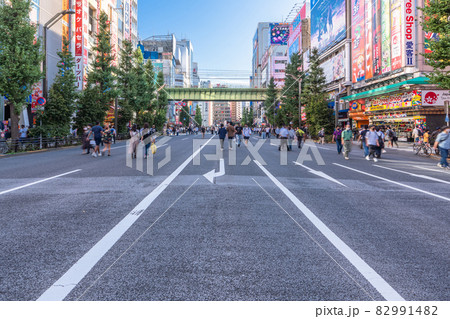 《東京都》秋葉原の電気街・歩行者天国 《東京都》秋葉原の電気街・歩行者天国 82991482