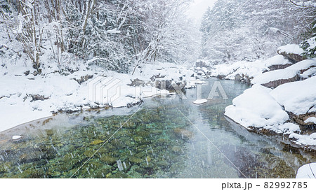 冬の阿寺渓谷 82992785